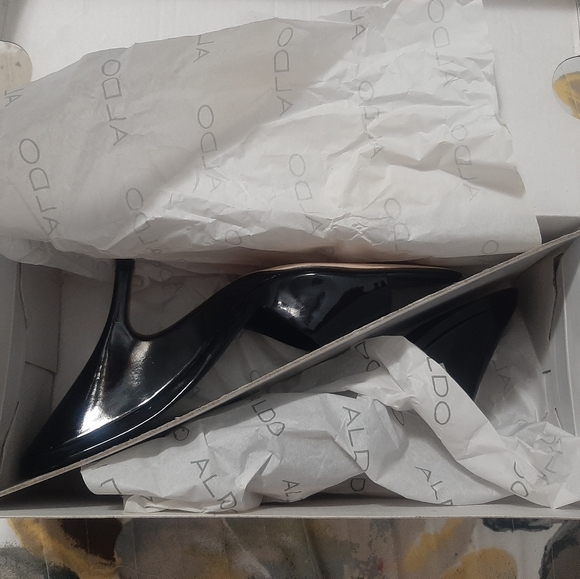 Shoes - Picture 7 of 11